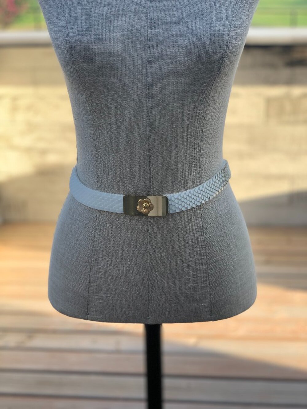 Vintage Statement Cinch Waist Skinny Belt White Scale Stretch Gold Flower Buckle